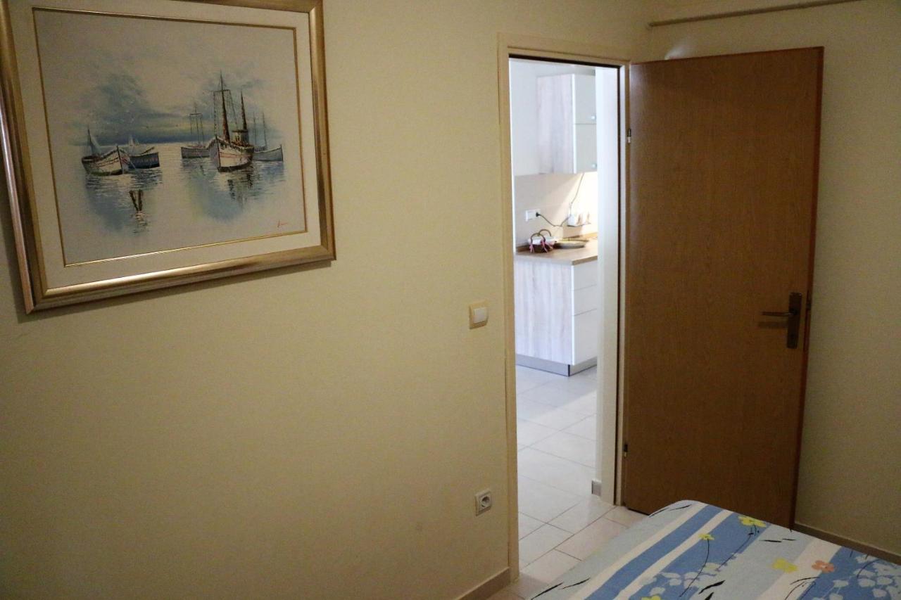 Apartments Vir Delfin Luaran gambar