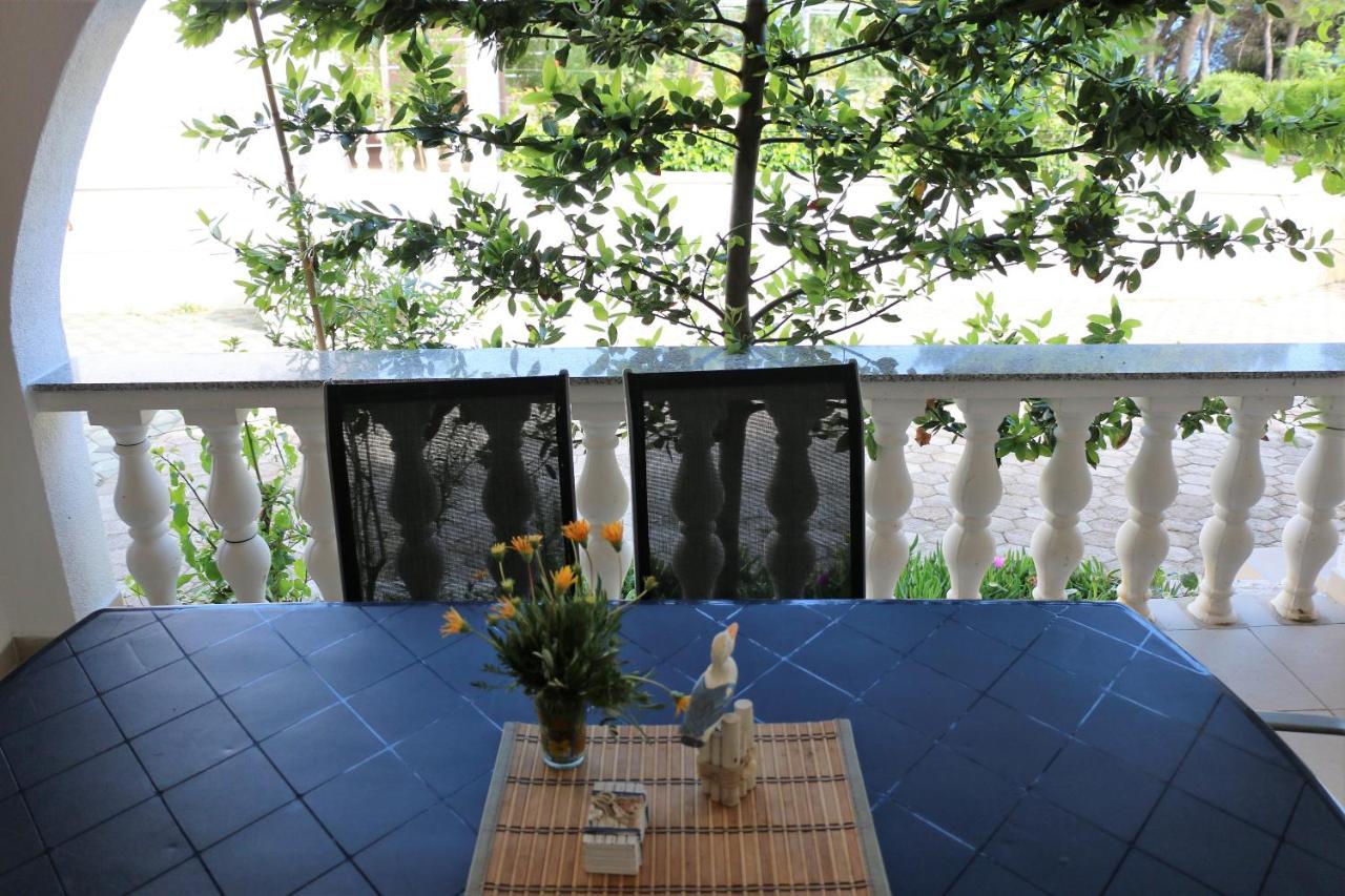 Apartments Vir Delfin Luaran gambar