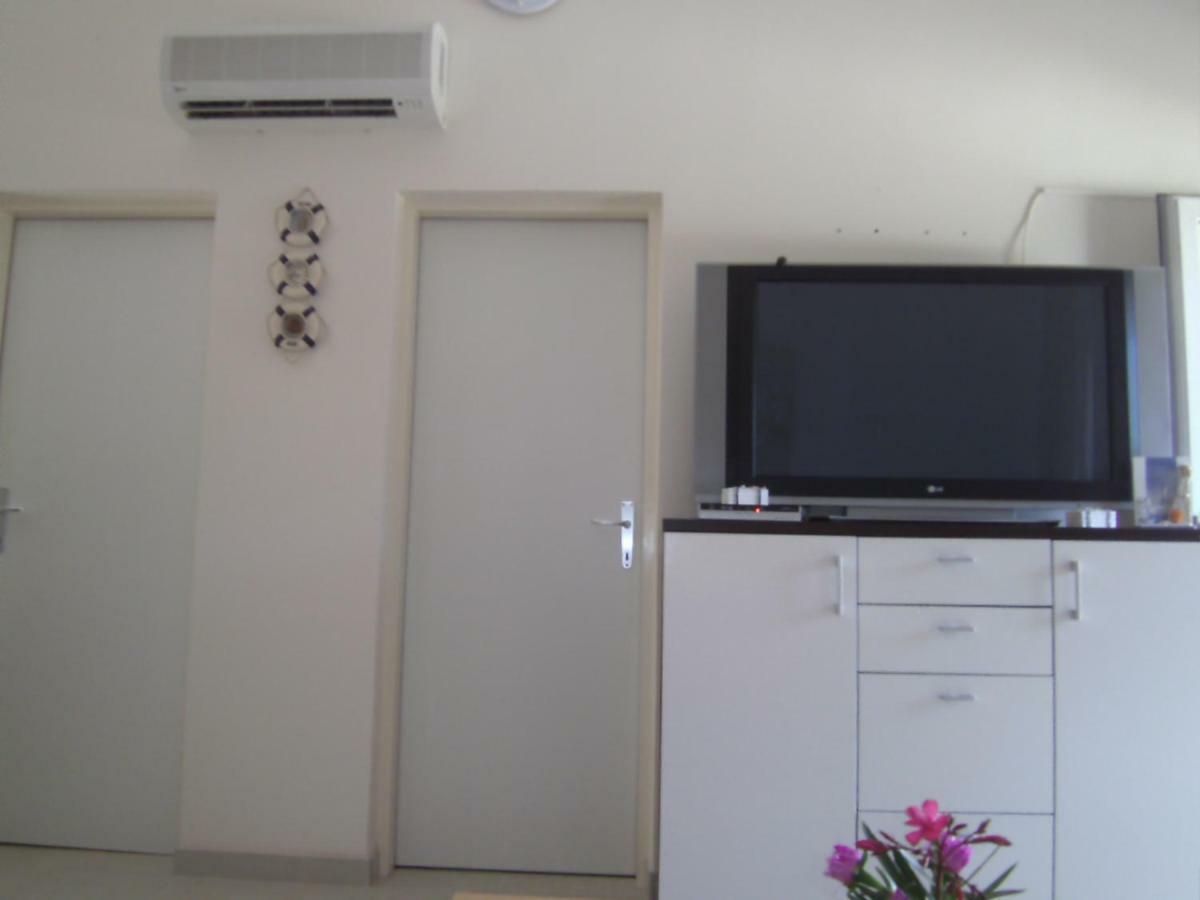 Apartments Vir Delfin Luaran gambar