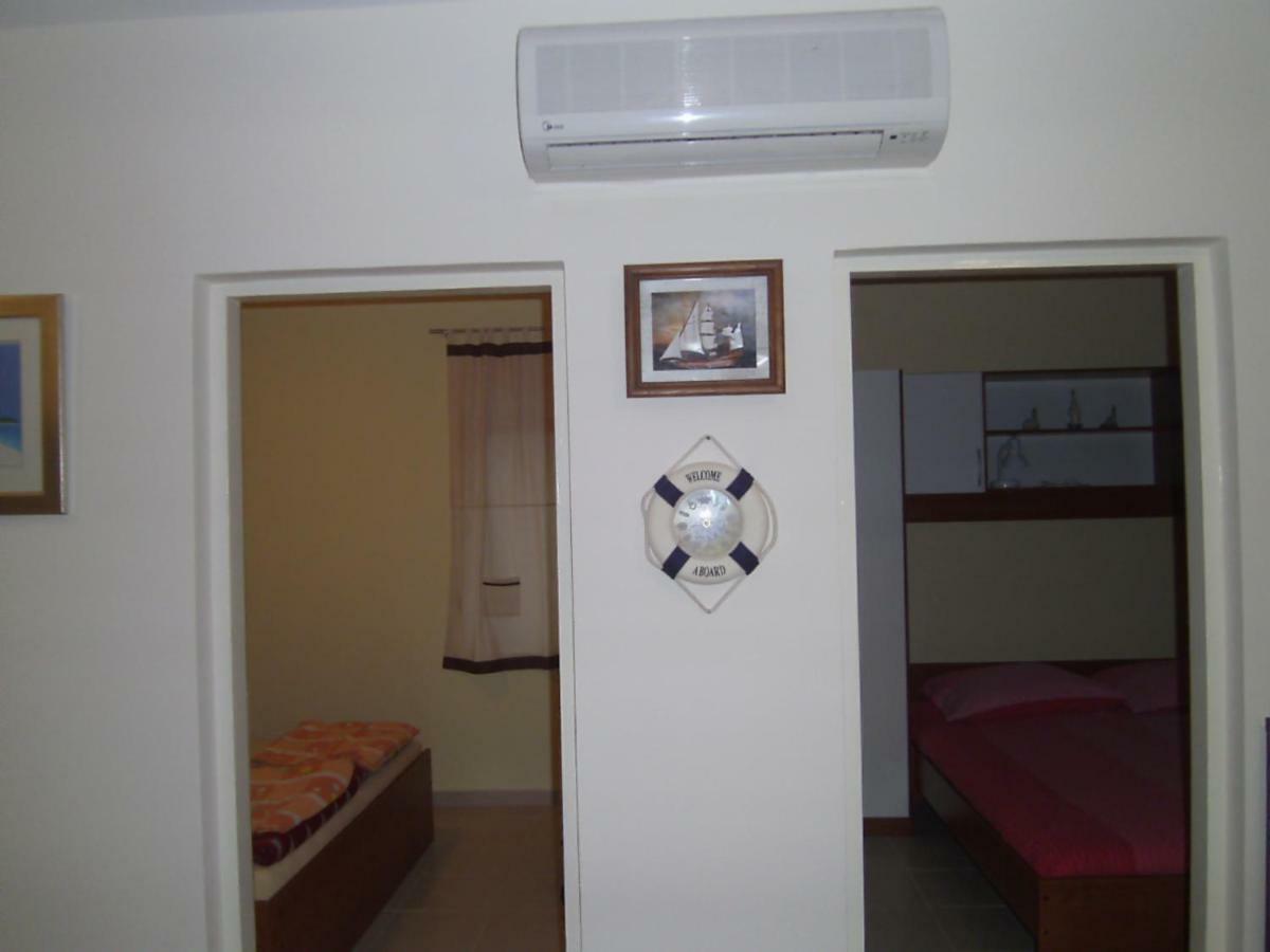 Apartments Vir Delfin Luaran gambar