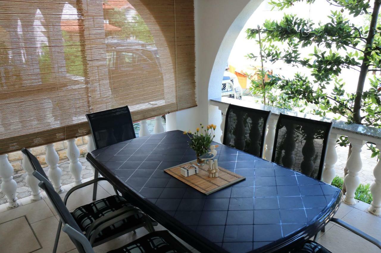 Apartments Vir Delfin Luaran gambar
