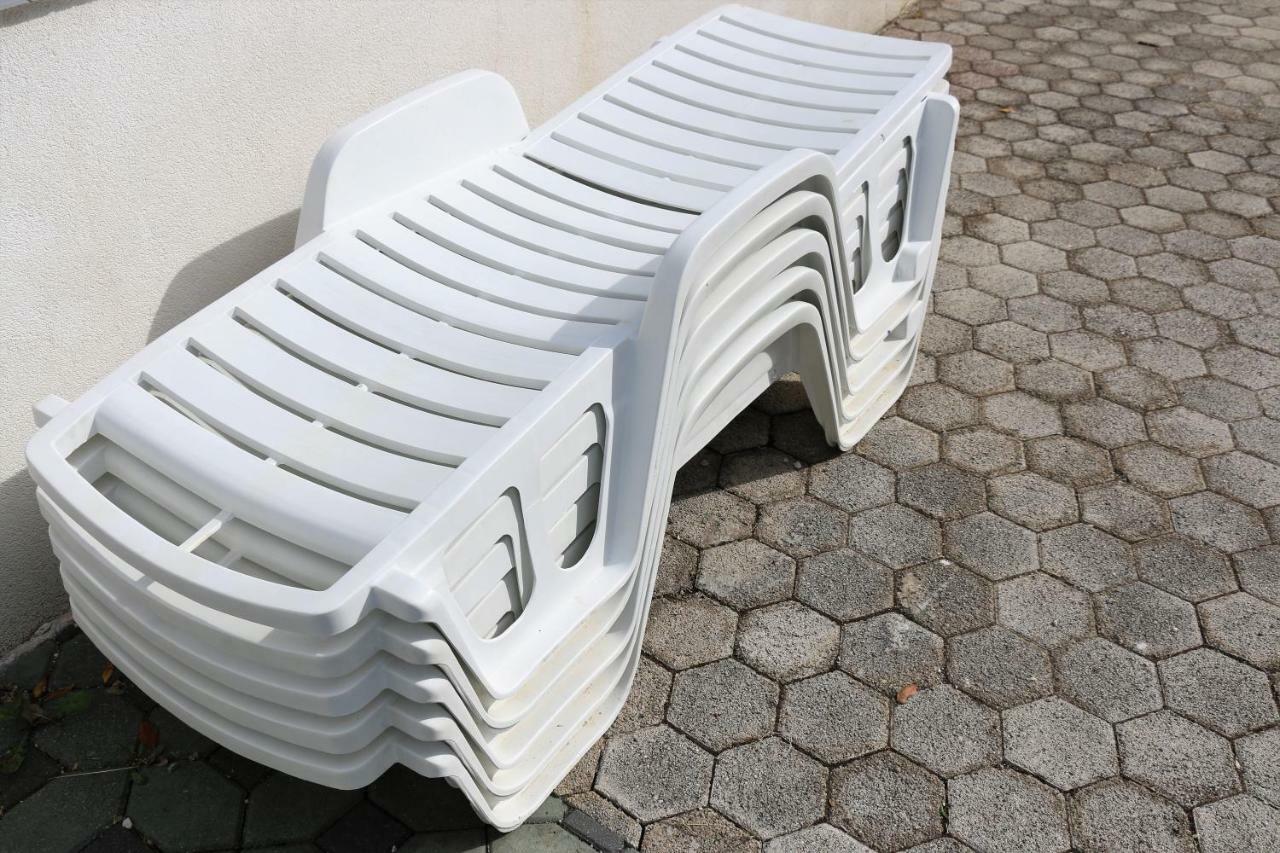 Apartments Vir Delfin Luaran gambar