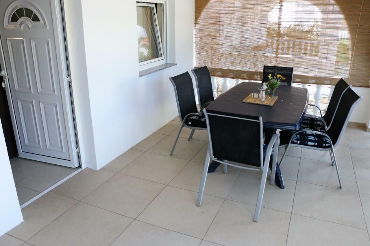 Apartments Vir Delfin Luaran gambar