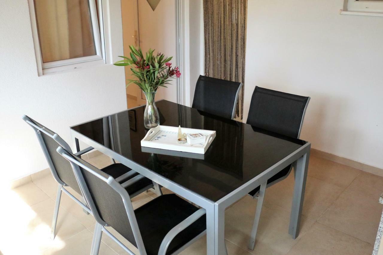 Apartments Vir Delfin Luaran gambar